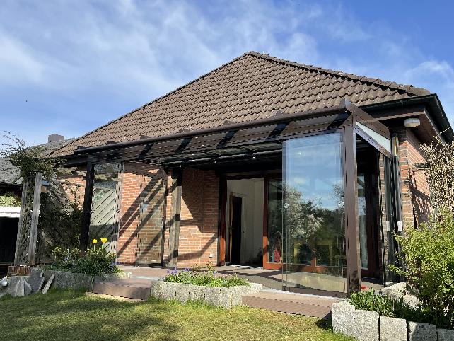 Solarlux Terrassendach mit Unterglasmarkise und PVC Terrasse, Halstenbek | Kahnes GmbH & Co. KG, Rellingen